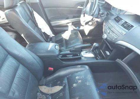 2010 Honda Accord 2.4 Ex-L z USA, uszkodzony, nr VIN 1HGCP2F82AA141179